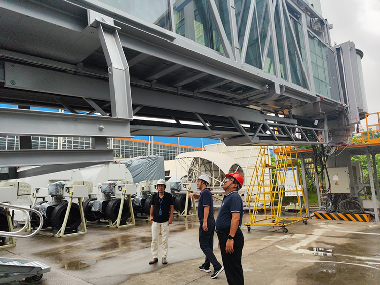 歸壹助力深圳機(jī)場廊橋項(xiàng)目:石墨烯電熱片提升運(yùn)營效率與乘機(jī)體驗(yàn)